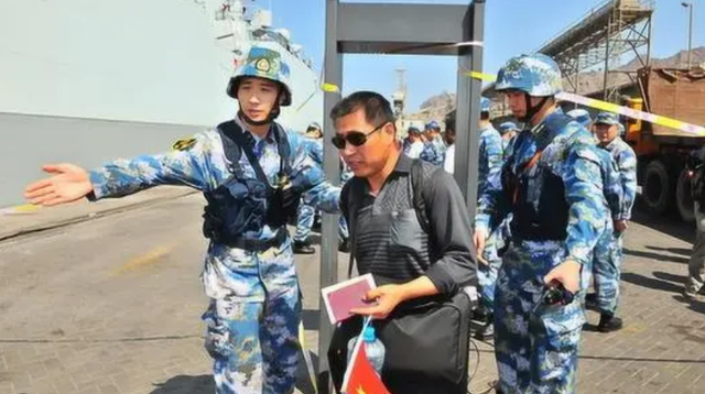 中国海军赴非洲撤侨1300多人，人走了10多亿美元资产怎么办？