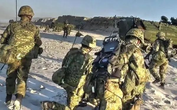 日本军事新动向，冲绳唯恐成战场