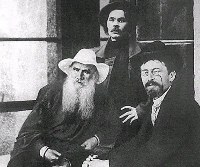 契诃夫的一天：“天气好极了，钱几乎没有”