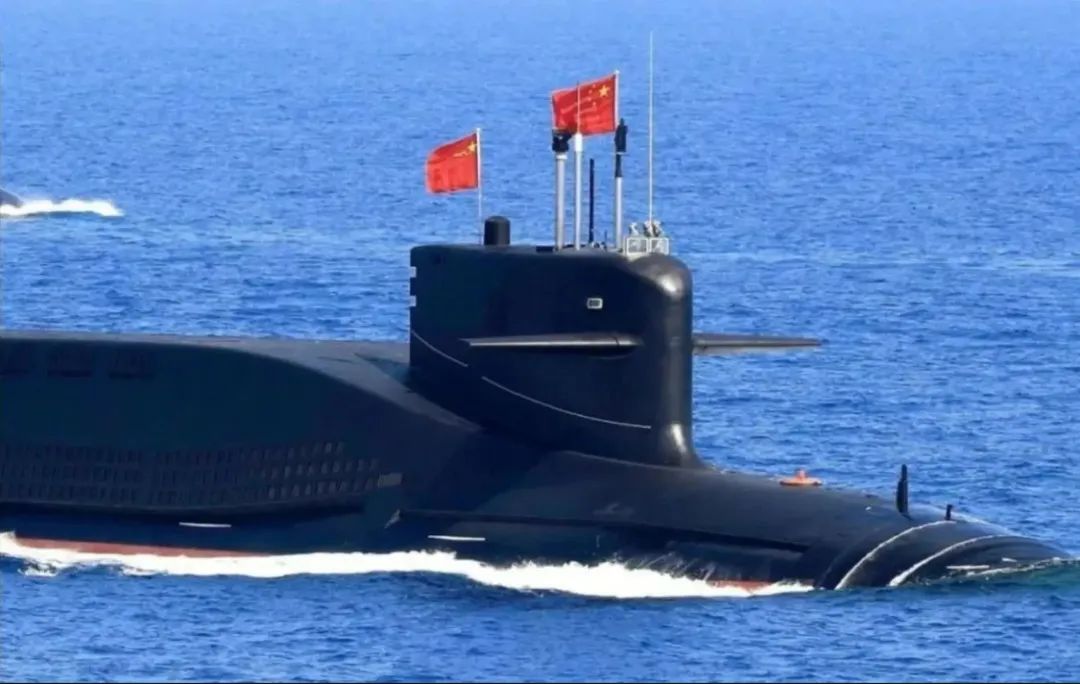 中国6艘核黑鱼，秘密潜航南海，72枚巨浪3导弹，剑锋直指大洋彼岸