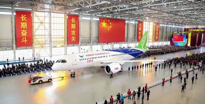 C919正式投入商飞，对14亿中国人意味着什么？