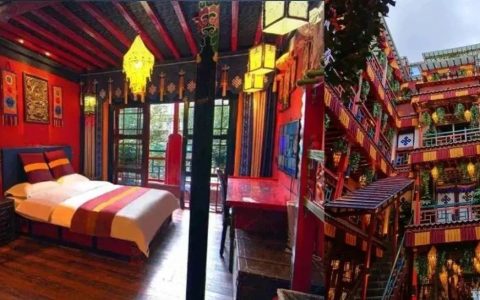 拉萨“床底藏尸案”，为什么大家都在吐槽客栈配色？