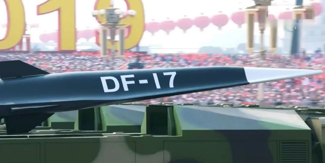 战果惊人！中国24枚东风17导弹，只用三轮齐射，团灭整个福特号航母编队