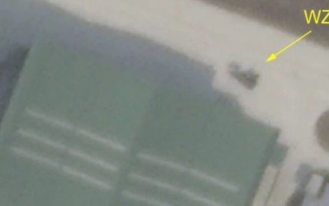 卫星在台海一线发现新动静：2架黑色飞翼式新机，助力我军反航母