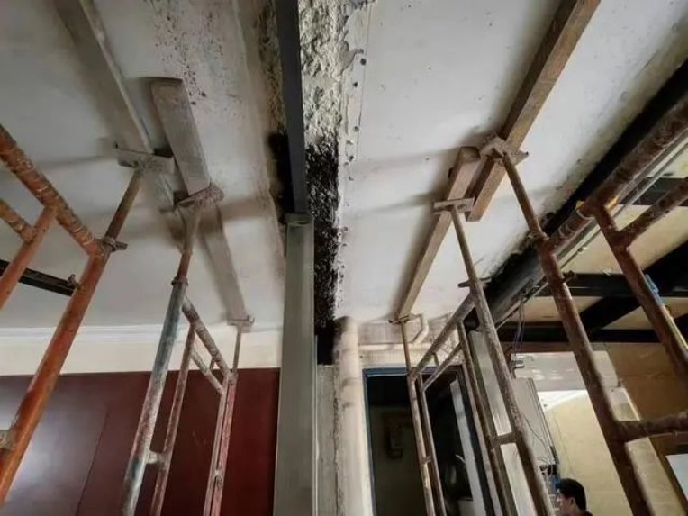 人生最倒霉的事，莫过于和挖承重墙的人做邻居