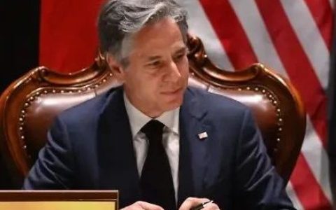 "布林肯脚下的路，中国修的"