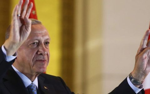 又一个5年！执政已20年，埃尔多安再次当选土耳其总统，拜登、普京、泽连斯基等发去祝贺