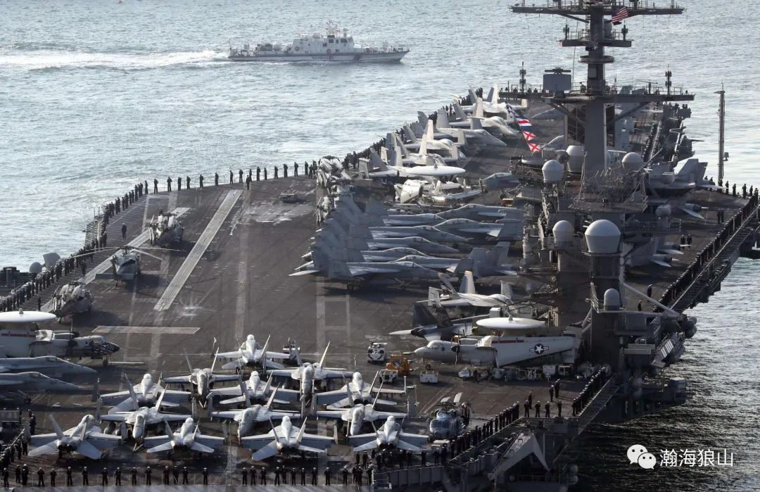 大型航母甲板上摆满战机，到底是纯作秀还是有实际需要？