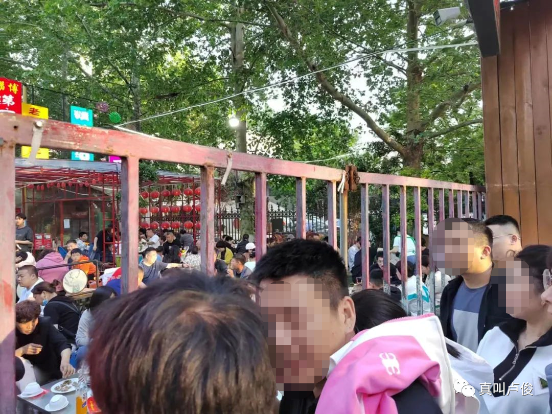 我实地去了趟淄博，现场比想象的更夸张