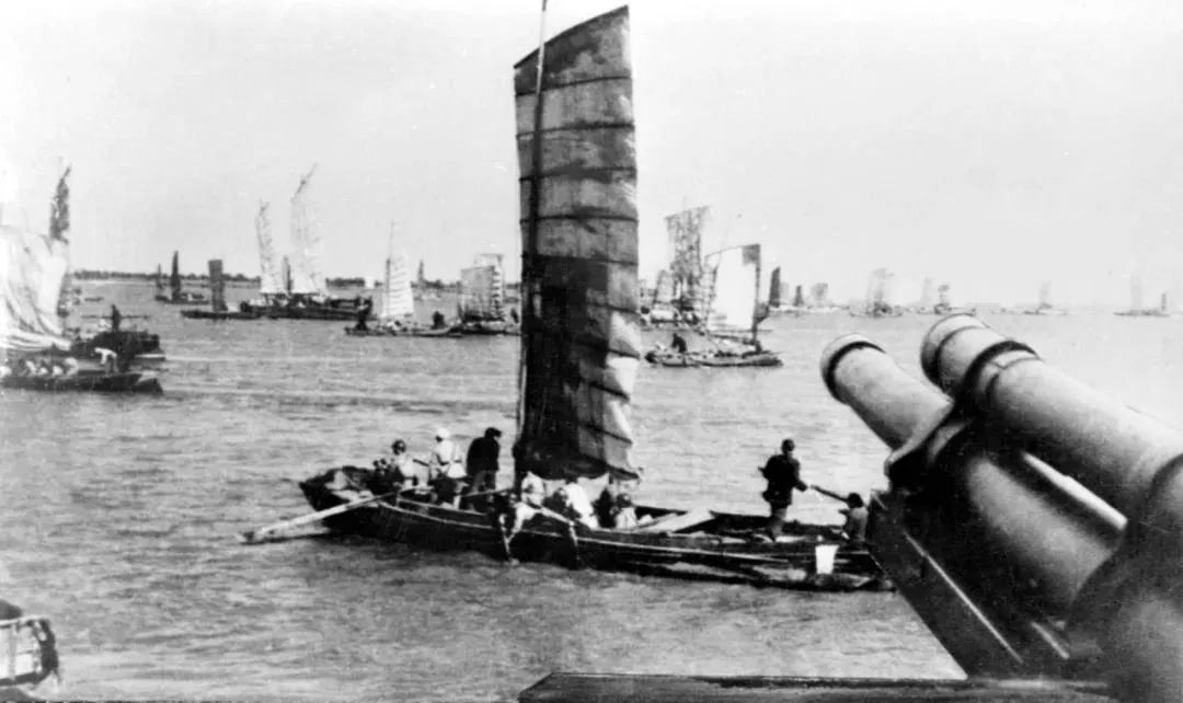 冒着同时得罪美苏的风险，百万大军毅然过了长江