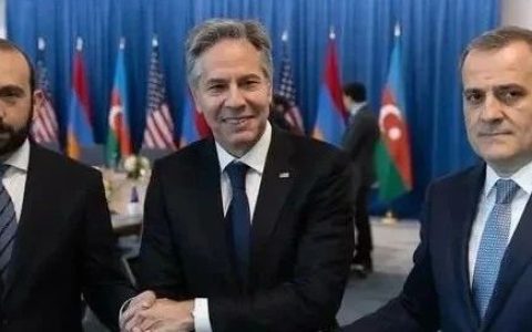 布林肯“调停”东施效颦，高加索再度开战！