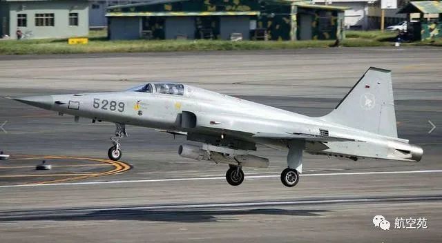 台军40架飞机即将废弃，补救措施引发群嘲，就这还想以武拒统？