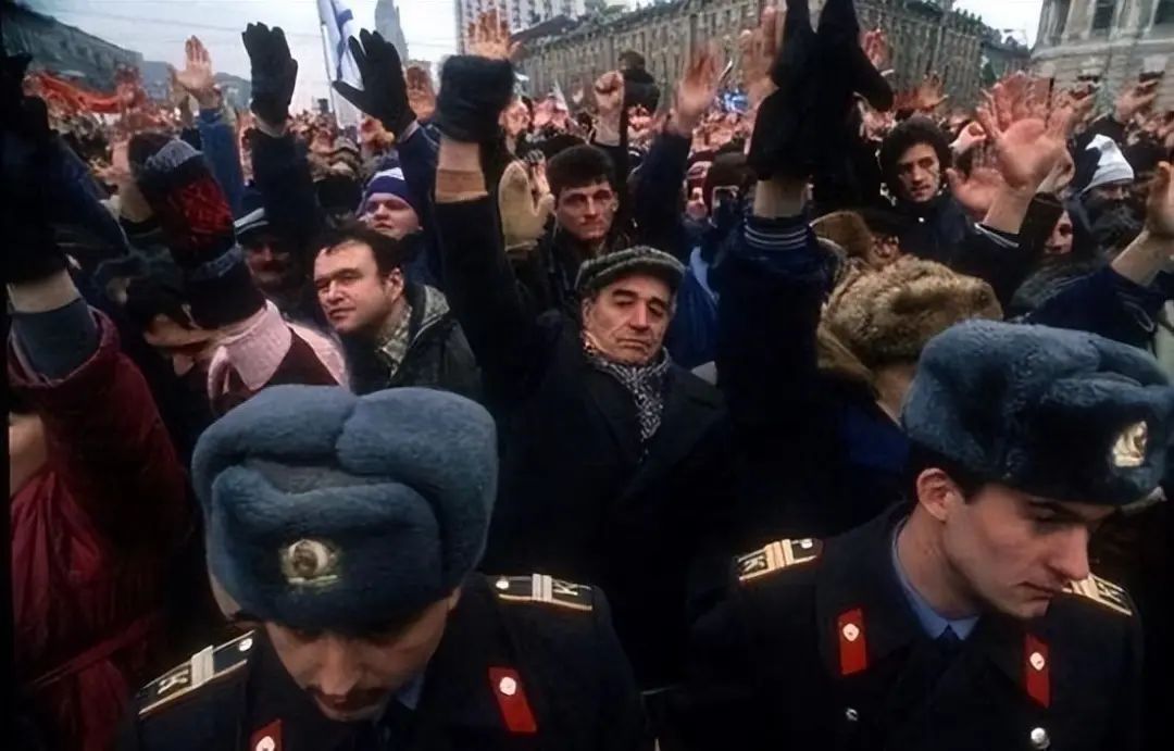 培植“内鬼”，瓦解苏联，美国如今要套用到中国身上