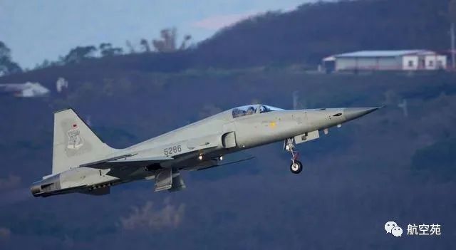 台军40架飞机即将废弃，补救措施引发群嘲，就这还想以武拒统？