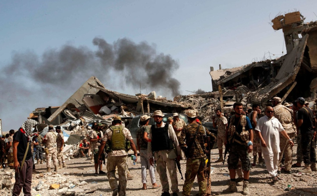 中国海军赴非洲撤侨1300多人，人走了10多亿美元资产怎么办？