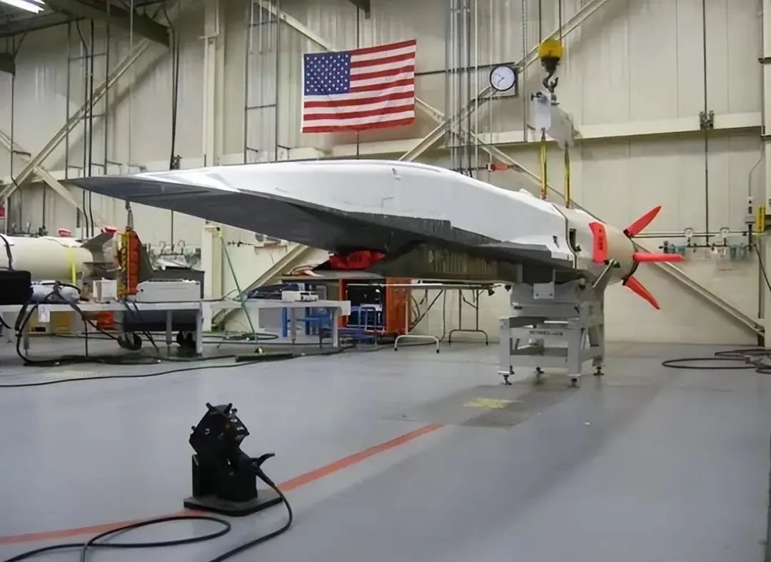 最新055大驱，又有一项能力超越美军！态势正在逆转