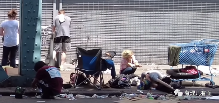 活久见！大街上摆毒品自动售卖机？