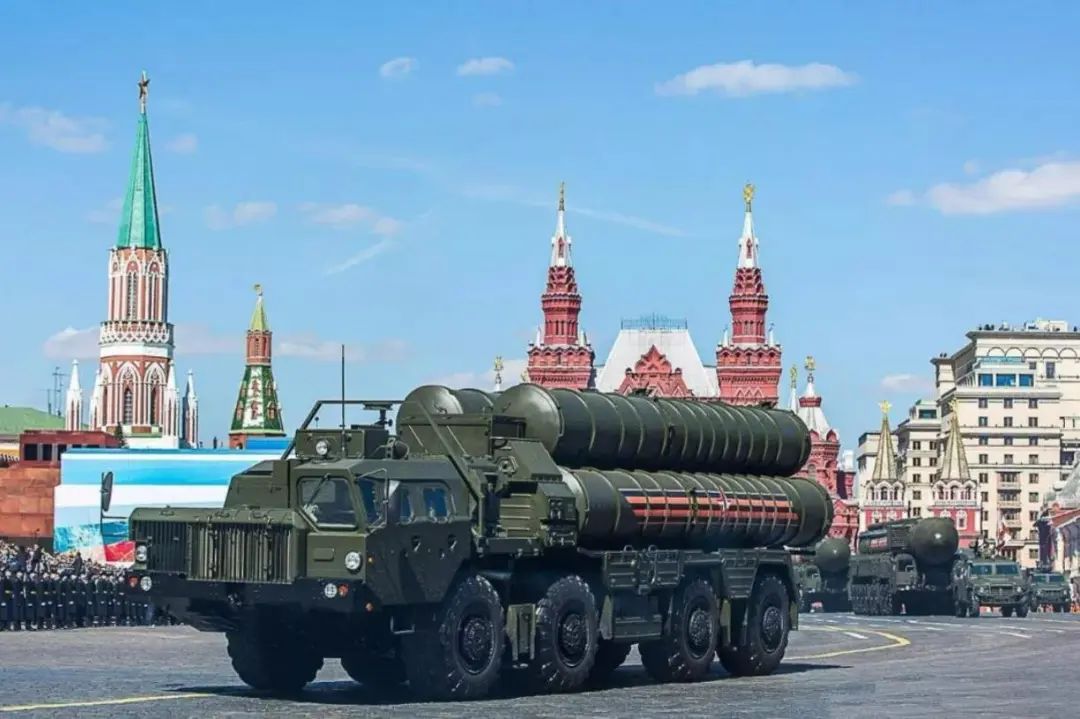 俄军最强S-400防空导弹被炸，中国210亿巨款买了6个营，难道这钱白花了？
