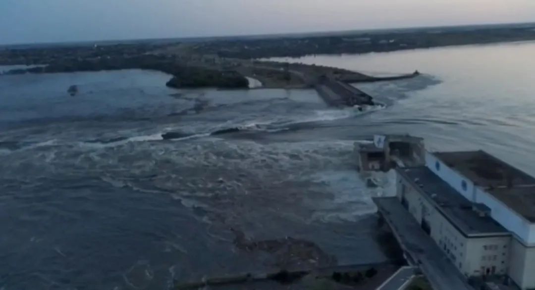乌克兰卡霍夫卡水坝被炸，俄乌冲突更可怕的还在后面？