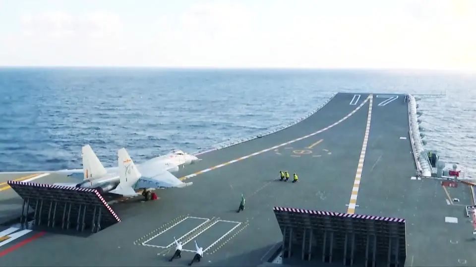 中国进入超级航母时代，辽宁舰和山东舰何去何从？