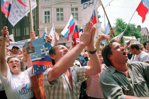 在中国放高利贷的捷克人，想用钱买回斯洛伐克？