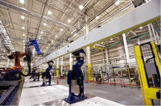 为什么都2023年了，各国造飞机还要靠老师傅手搓？