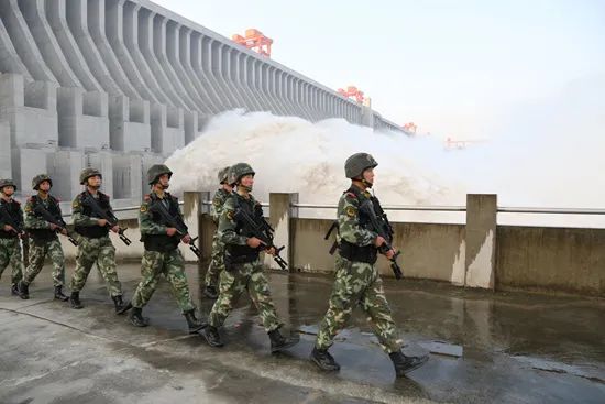 台湾经常叫嚣要炸毁三峡大坝，他真的能做到吗？敢做吗？