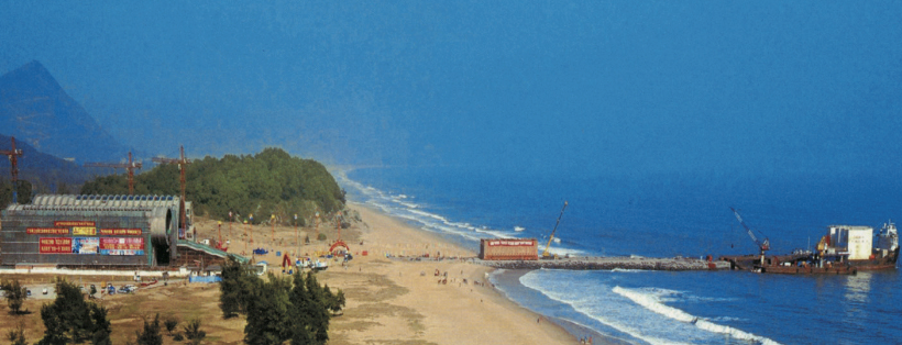 用33米长、14米宽的大箱子，把沉船一次性捞上来……