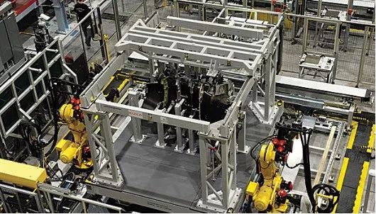 为什么都2023年了，各国造飞机还要靠老师傅手搓？