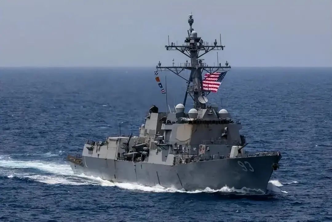 布林肯刚走，美“第二海军”就穿越台海！想玩“炮舰外交”？