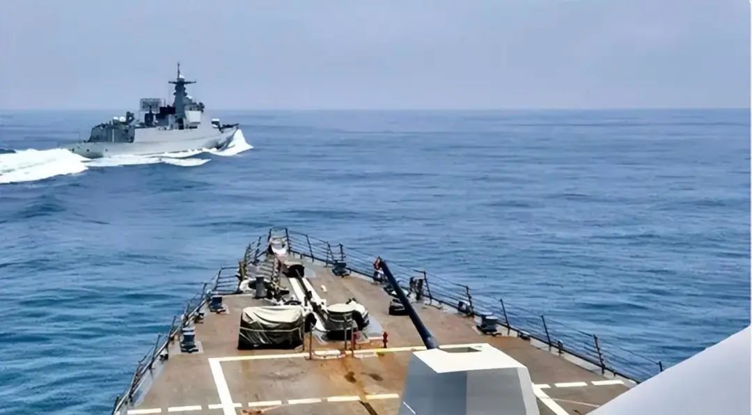 3地突现不寻常行动，战略遏华继续推进，解放军反制让美国担心