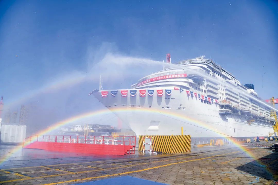 “比航母还难造”的首艘国产大型邮轮，来了！