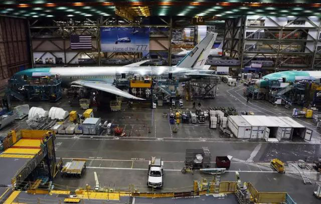 为什么都2023年了，各国造飞机还要靠老师傅手搓？