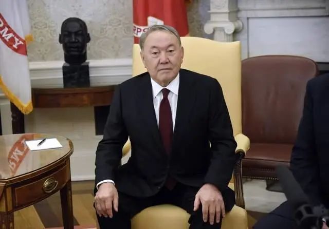 免死金牌撑不了多久！哈萨克斯坦老总统，全家被安排的明明白白