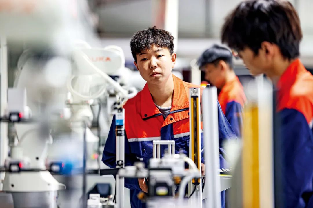 ​苦学四年企业没法用，工科教育怎么了？