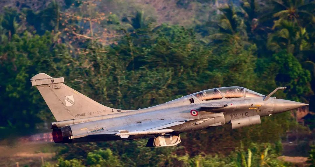 270架对621架！中印战机2023最新对比，西部战区实力稳压印度空军