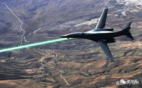 我国激光武器在中东强势亮相：13架无人机被一次性击落