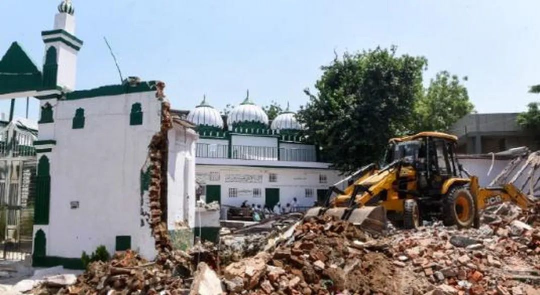 重磅 | 一言不合拆全家：推土机咋成了印度教民族主义符号？