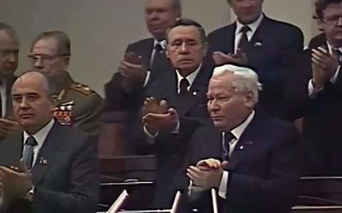 80年代苏联诡异的接班，不得不佩服美国渗透力，中国要警惕防范
