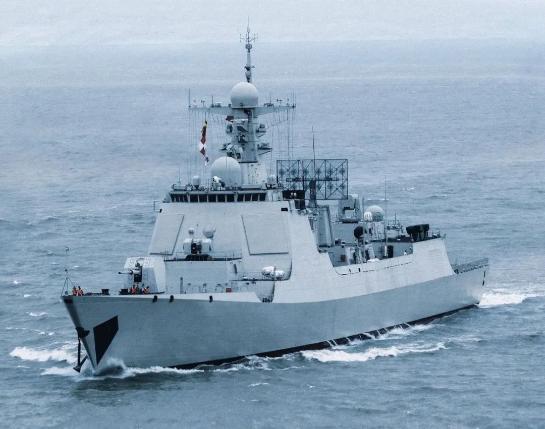 这是欠怼了？印度网站：“加尔各答”级比中国052D更有优势！谁给三哥的勇气？