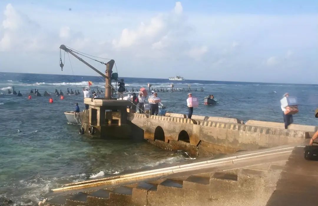 中国还没启动黄岩岛填海，有人却要在3个岛礁先下手造岛