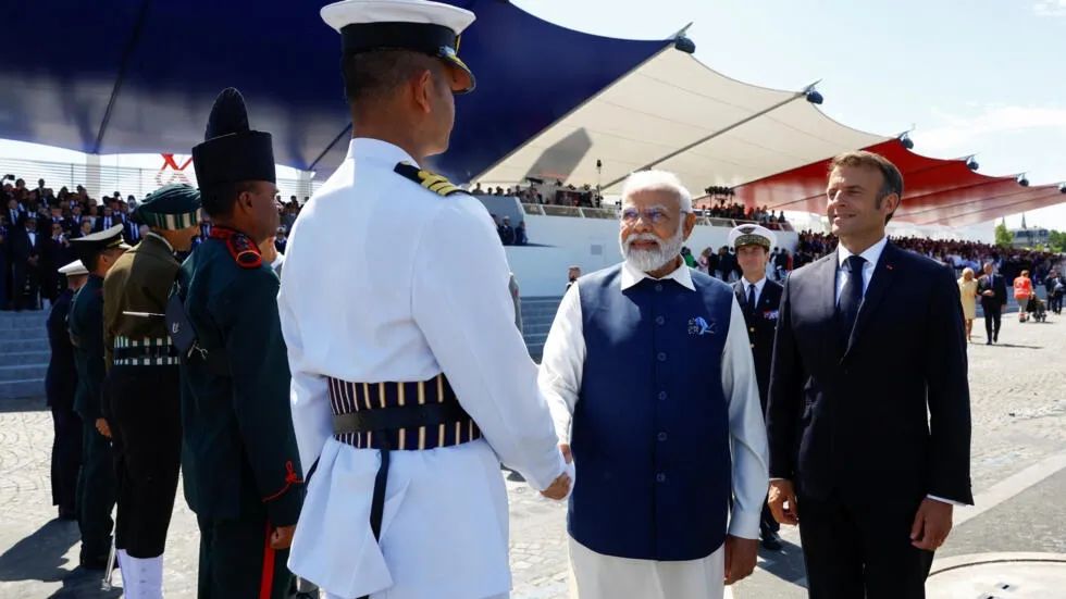不认九段线后，印度再买法国战机潜艇！为进南海做准备？