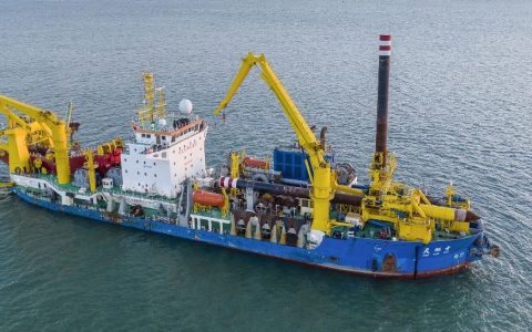 特稿丨突破封锁！这个“中国首艘”建造难度不亚于国产航母