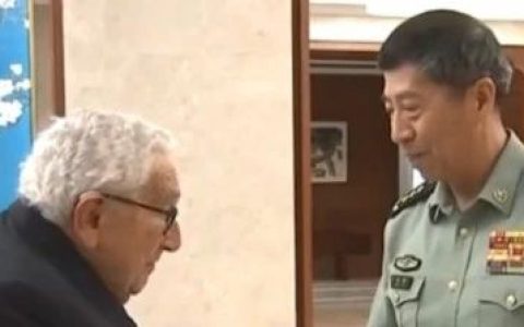 100岁基辛格访华，为何极其罕见地与中国防长会晤？