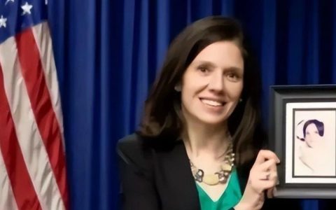 耶伦饭局中“最危险的女人”，曾想搞垮中国，为何不阻止她入境？