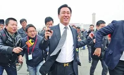 刚官宣被“中东富豪”拯救，恒大就被立案调查！