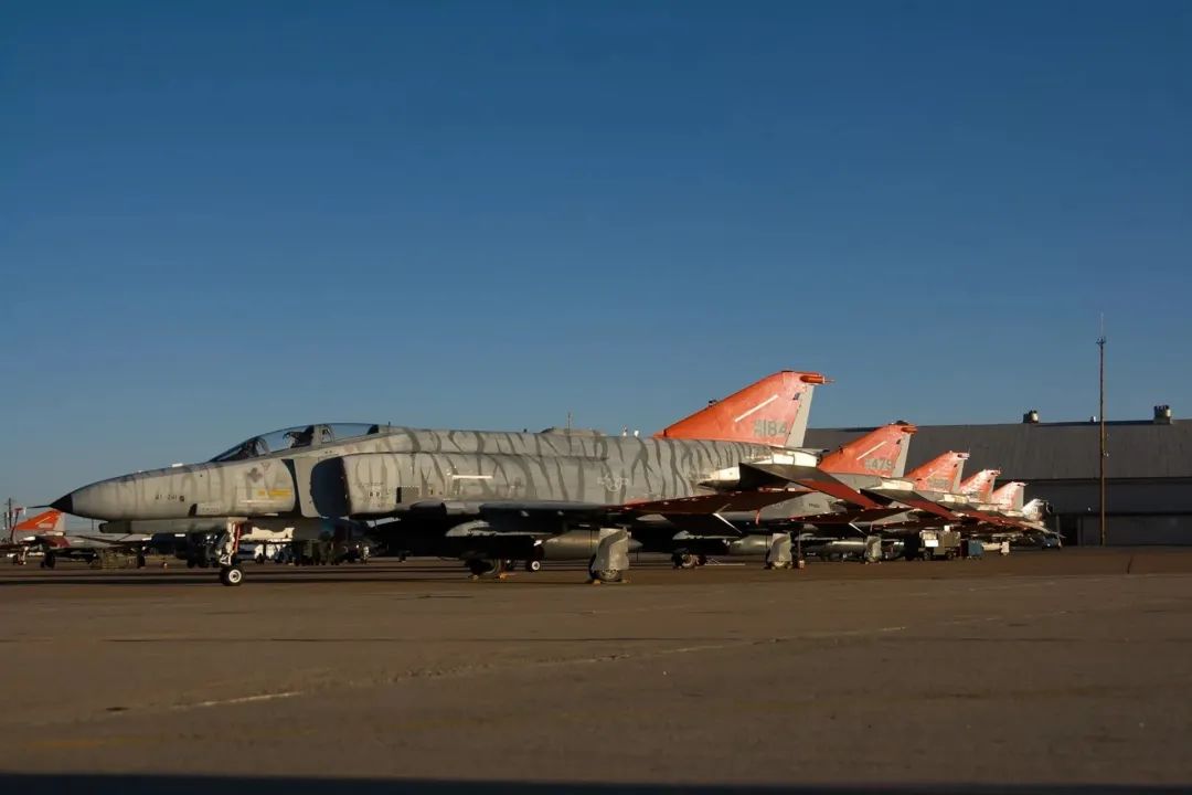 山东钓鱼佬钓到一架间谍飞机？其实是中国某新型高速隐身靶机！