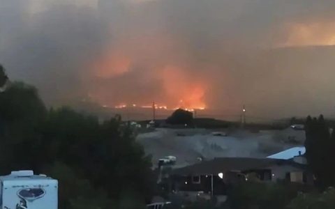 如果看不到夏威夷火灾的邪乎，就看不到盎撒人的本性