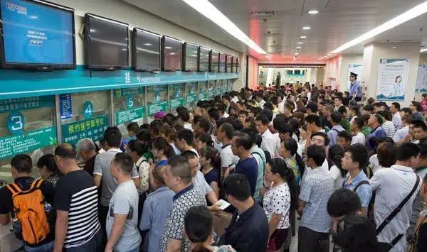 动辄受贿上千万、100套房…医疗体系的贪腐为何如此惊人？