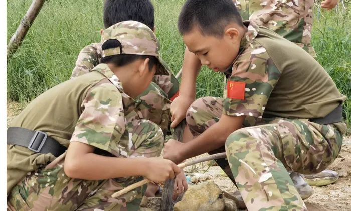 7天水弹兵，一生战友情，来时孤勇者，回时特种兵！军事夏令营突然火了？